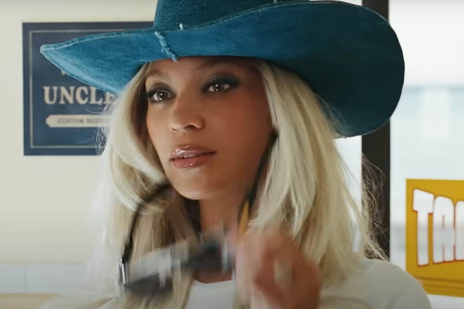 Levis nostalgic ad with Beyonce